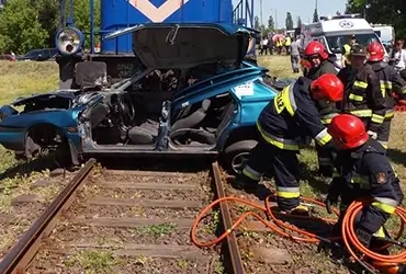 Fatalne statystyki wypadków na przejazdach kolejowo-drogowych w 2024 r.